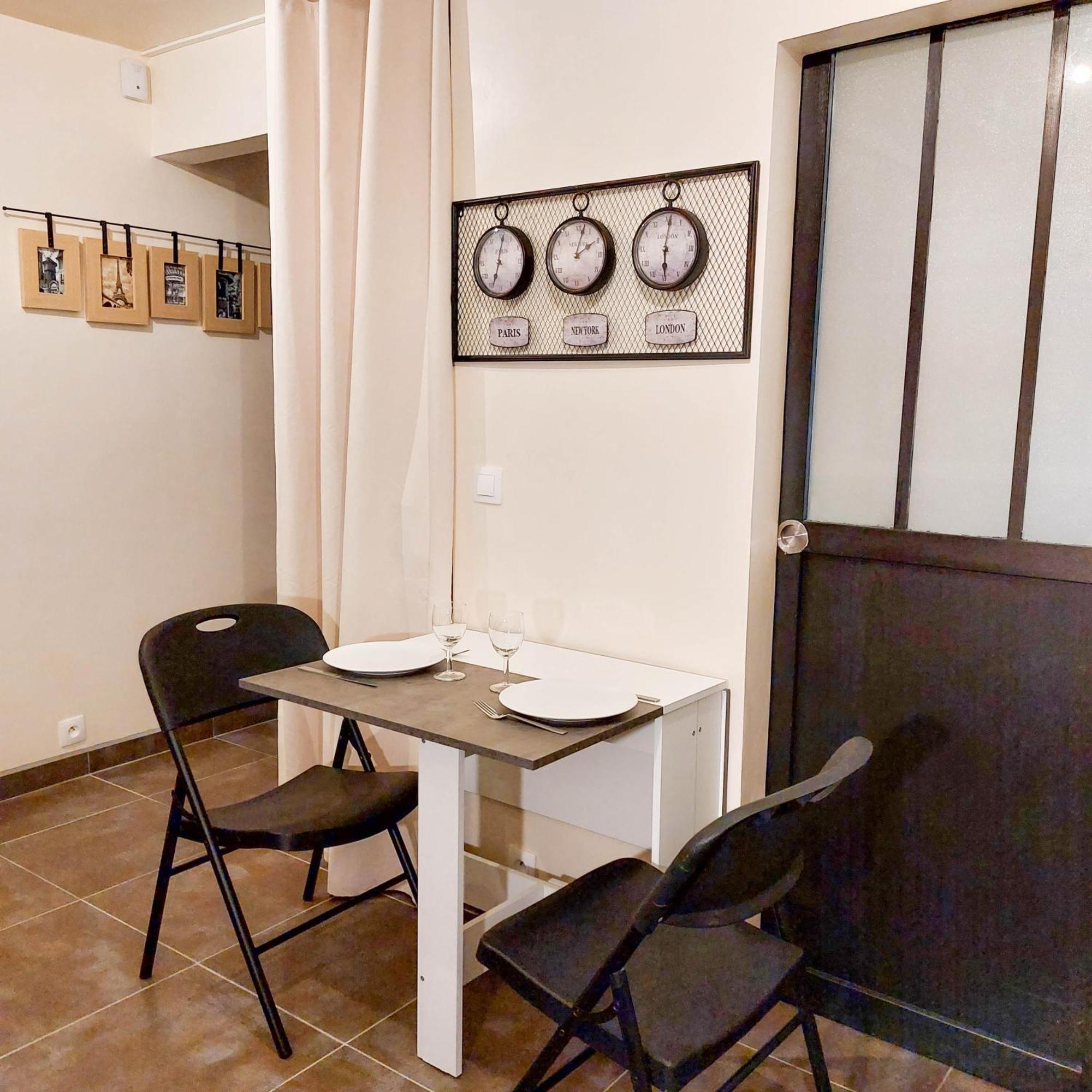 Villa Reiala Chaville Room photo